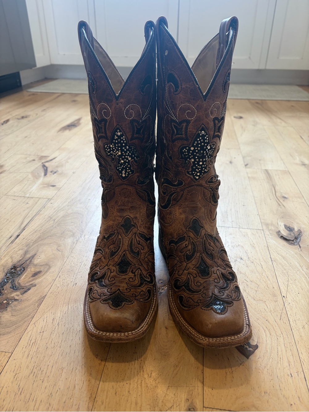 Embellished Brown Leather Western Cowboy Boots